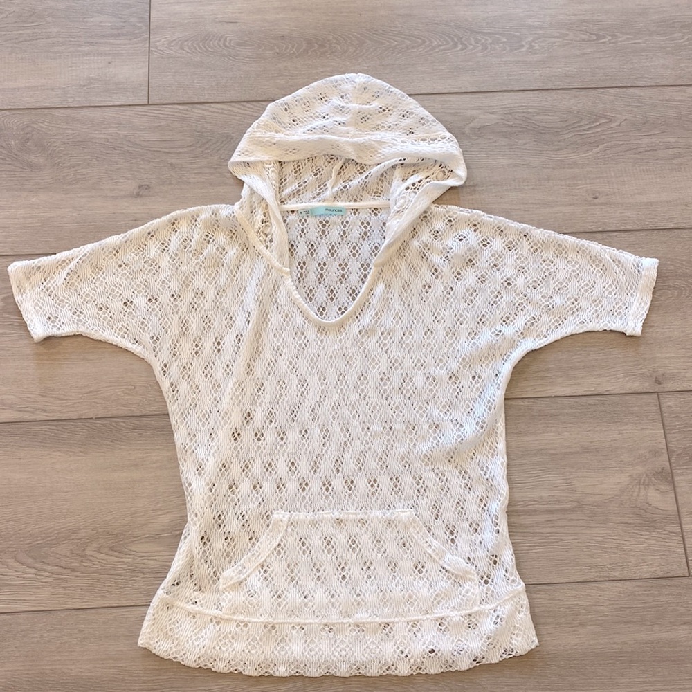 MAURICES WHITE LACE OVERLAY TOP SIZE SMALL
